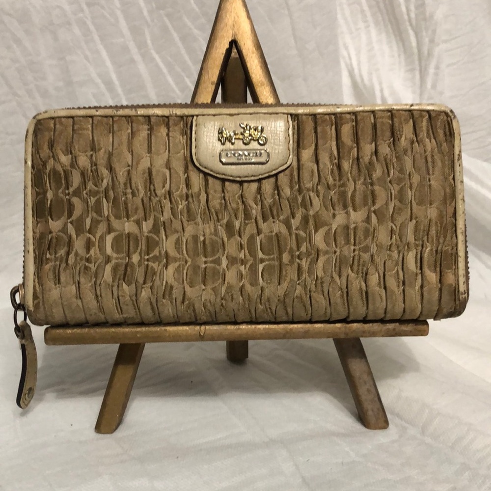 Coach Madison Gathered Accordion Zip Wallet